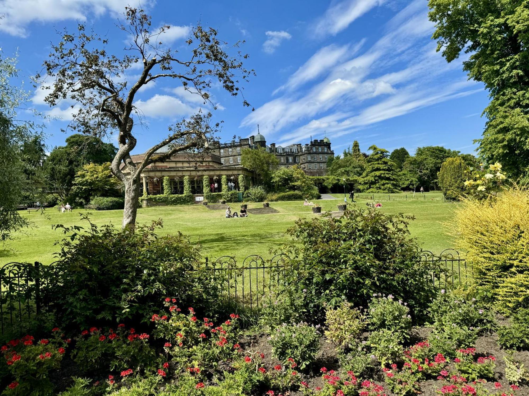 The Crown View - Luxury Apartment - Free Parking Nearby Harrogate Exterior photo